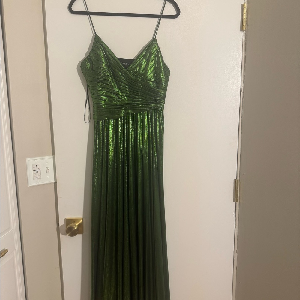 Retrofête Doss pleated metallic lamé gown in green